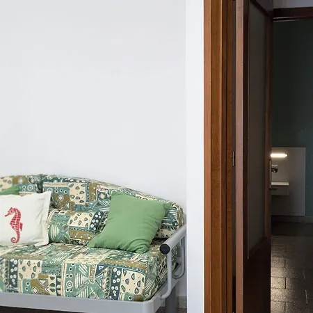 Albatro Mare Марина-ди-Манкаверса