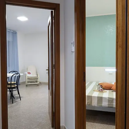 Albatro Mare Апартаменты Марина-ди-Манкаверса