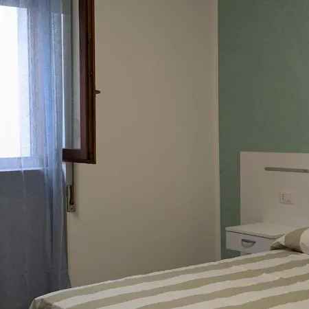 Albatro Mare Марина-ди-Манкаверса